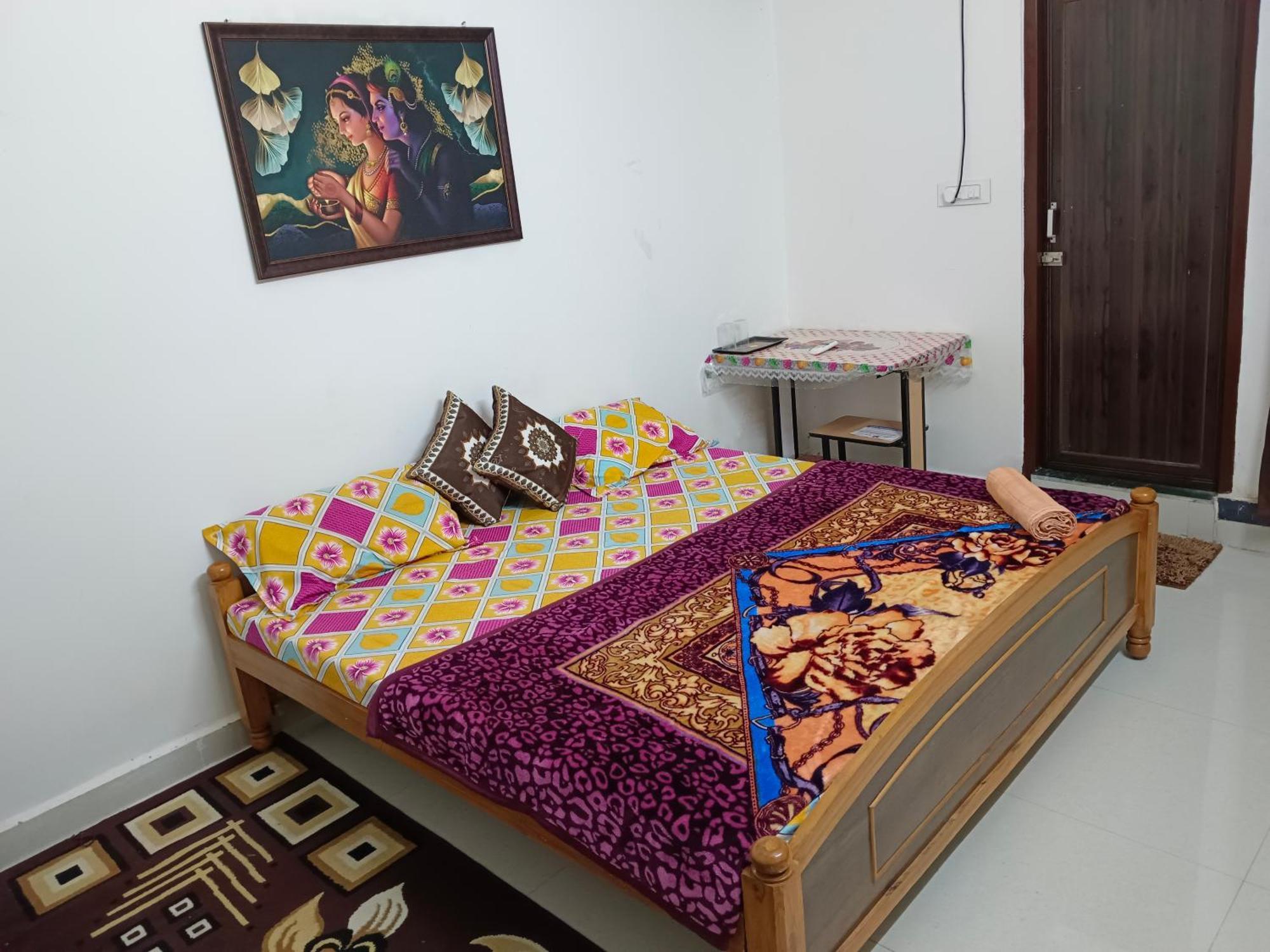 Pratibha Home Stay Джабалпур Номер фото