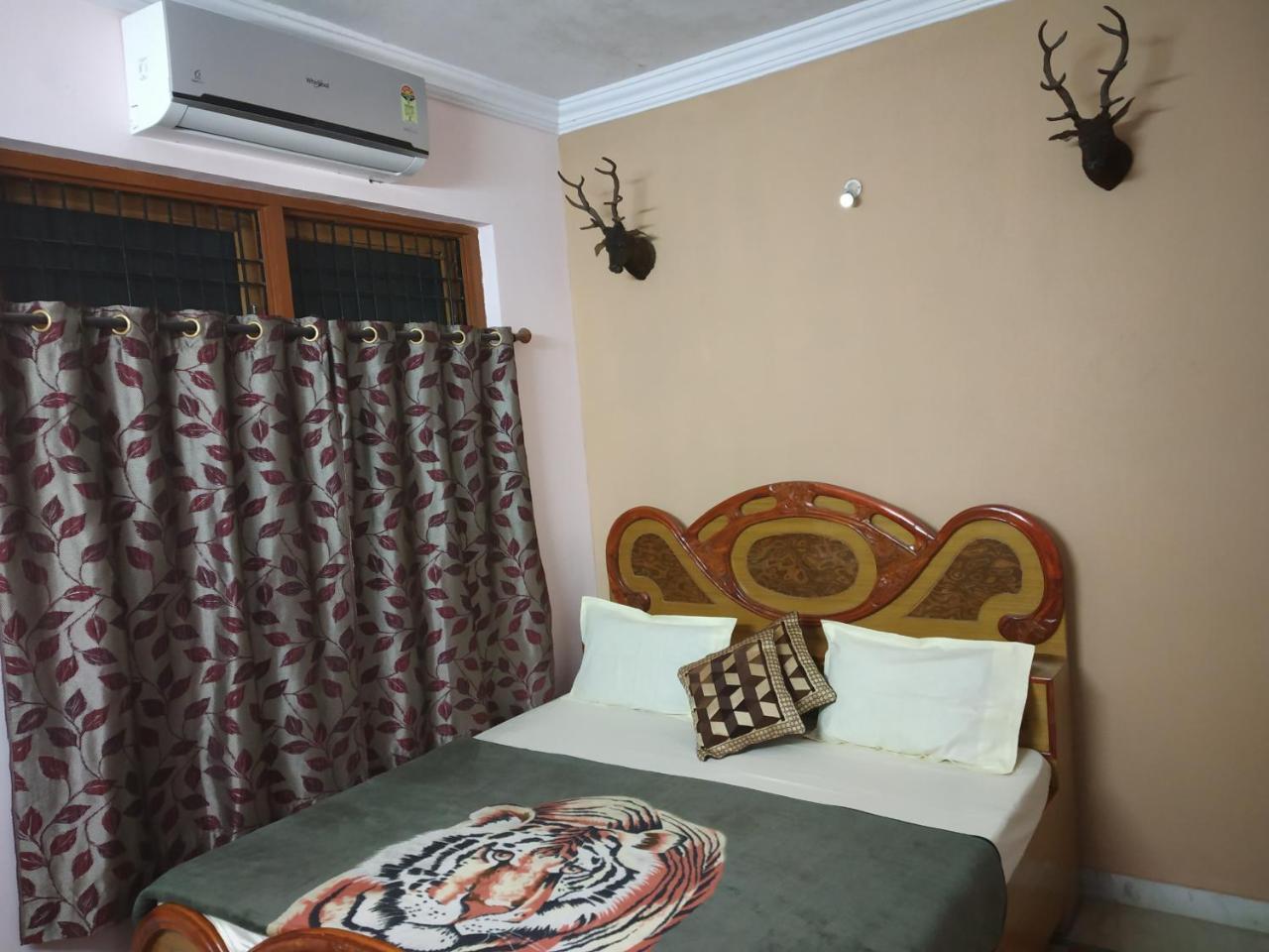 Pratibha Home Stay Джабалпур Екстер'єр фото